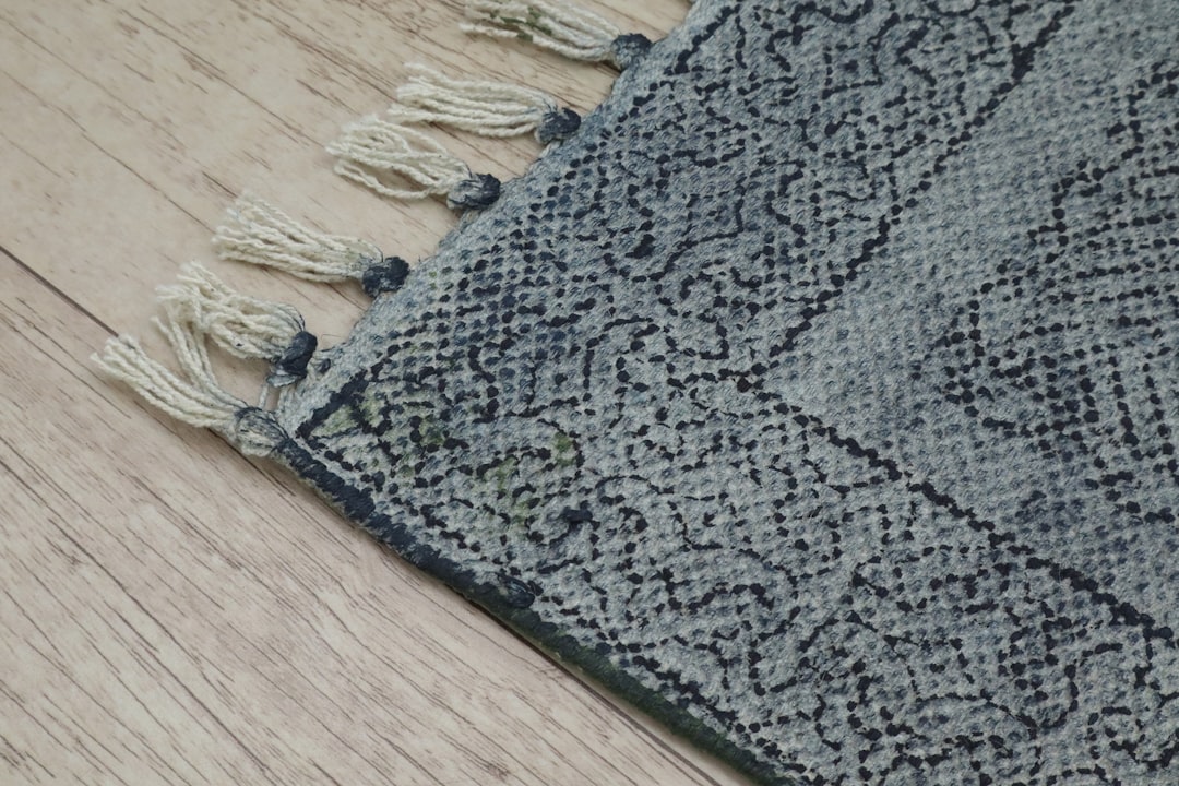 CountBricks: How to Install Carpet with Padding at Home