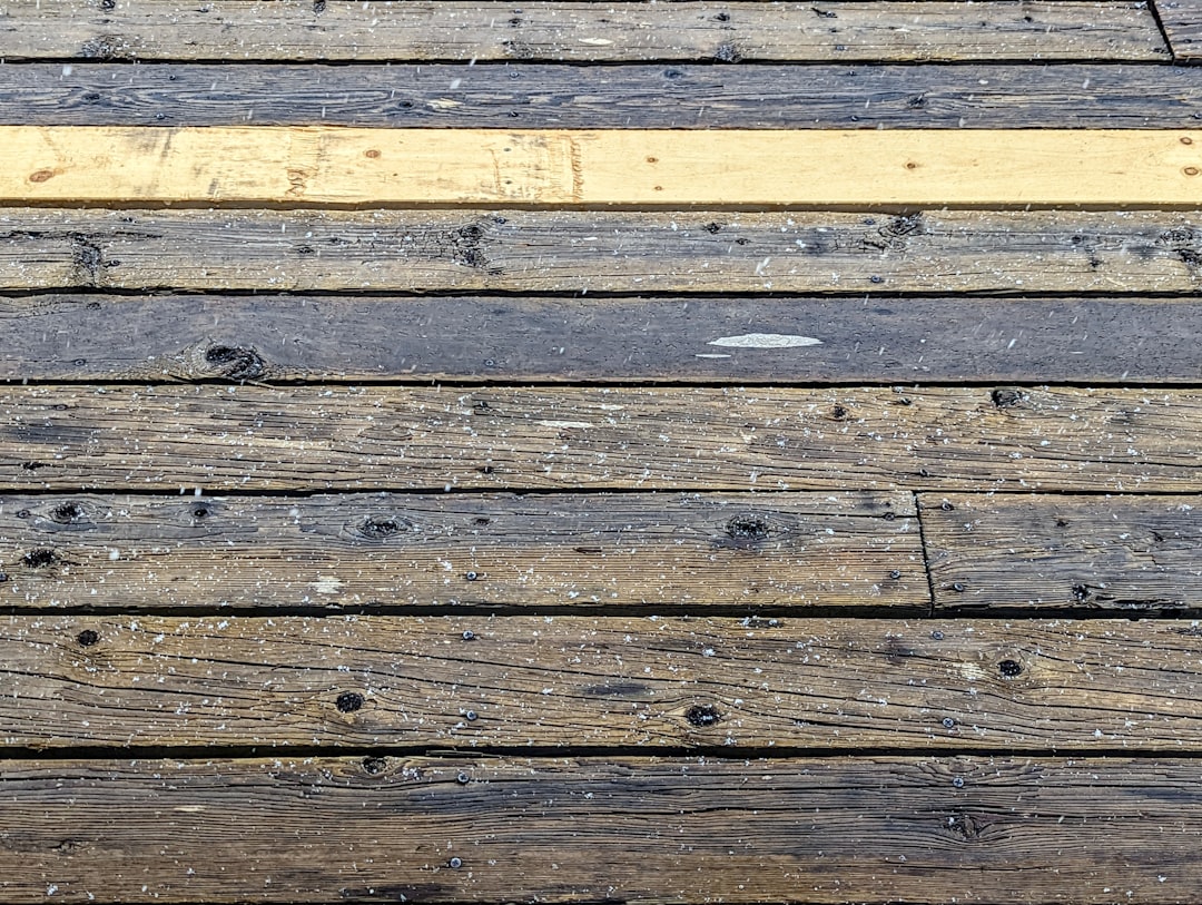 CountBricks: How Much to Power Wash and Stain a Deck Cost
