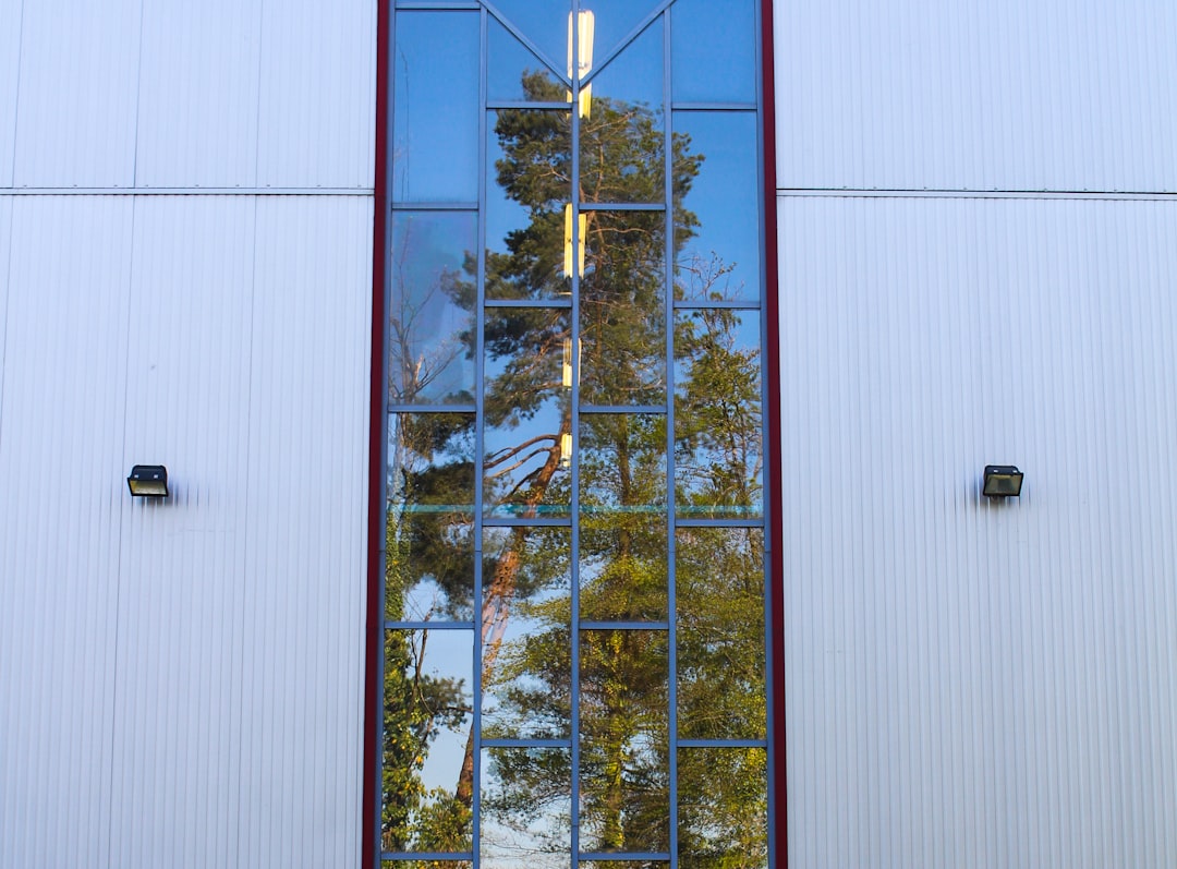 CountBricks Mirror Portland Installation Experts