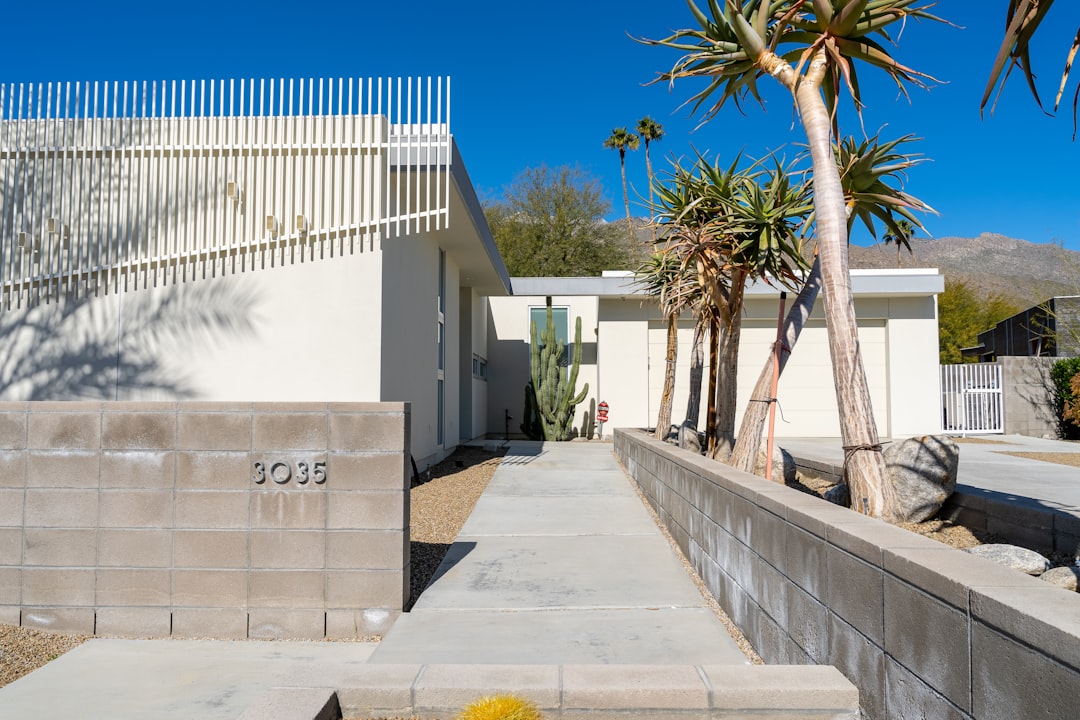 CountBricks: modern shower enclosures in Los Angeles County