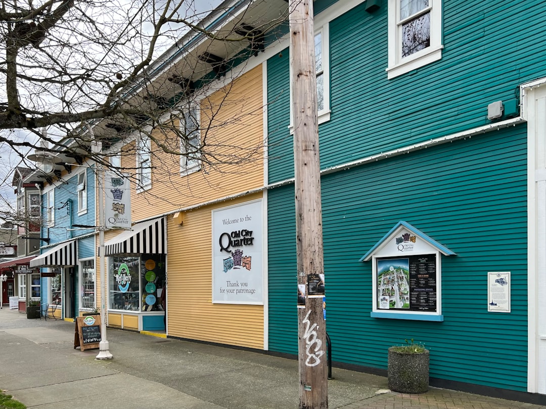 CountBricks guide: paint stores Portland Maine residential
