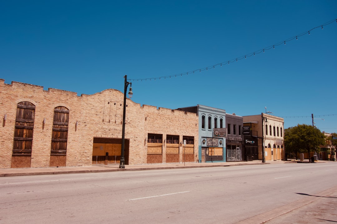 Tile Stores Austin Labor Costs 2025 | CountBricks Analysis