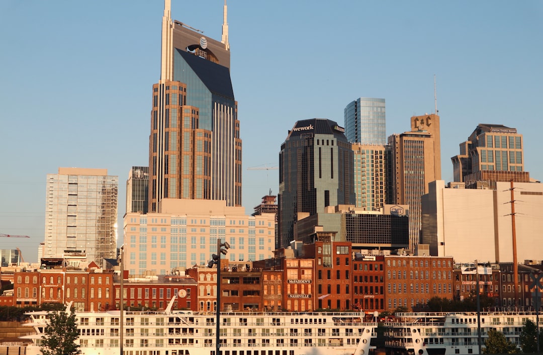 Nashville TN Mulch Labor Rates 2025 | CountBricks Wage Insights