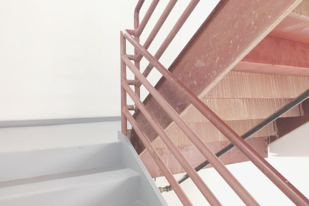 CountBricks: How to Install Hardwood Flooring on Stairs