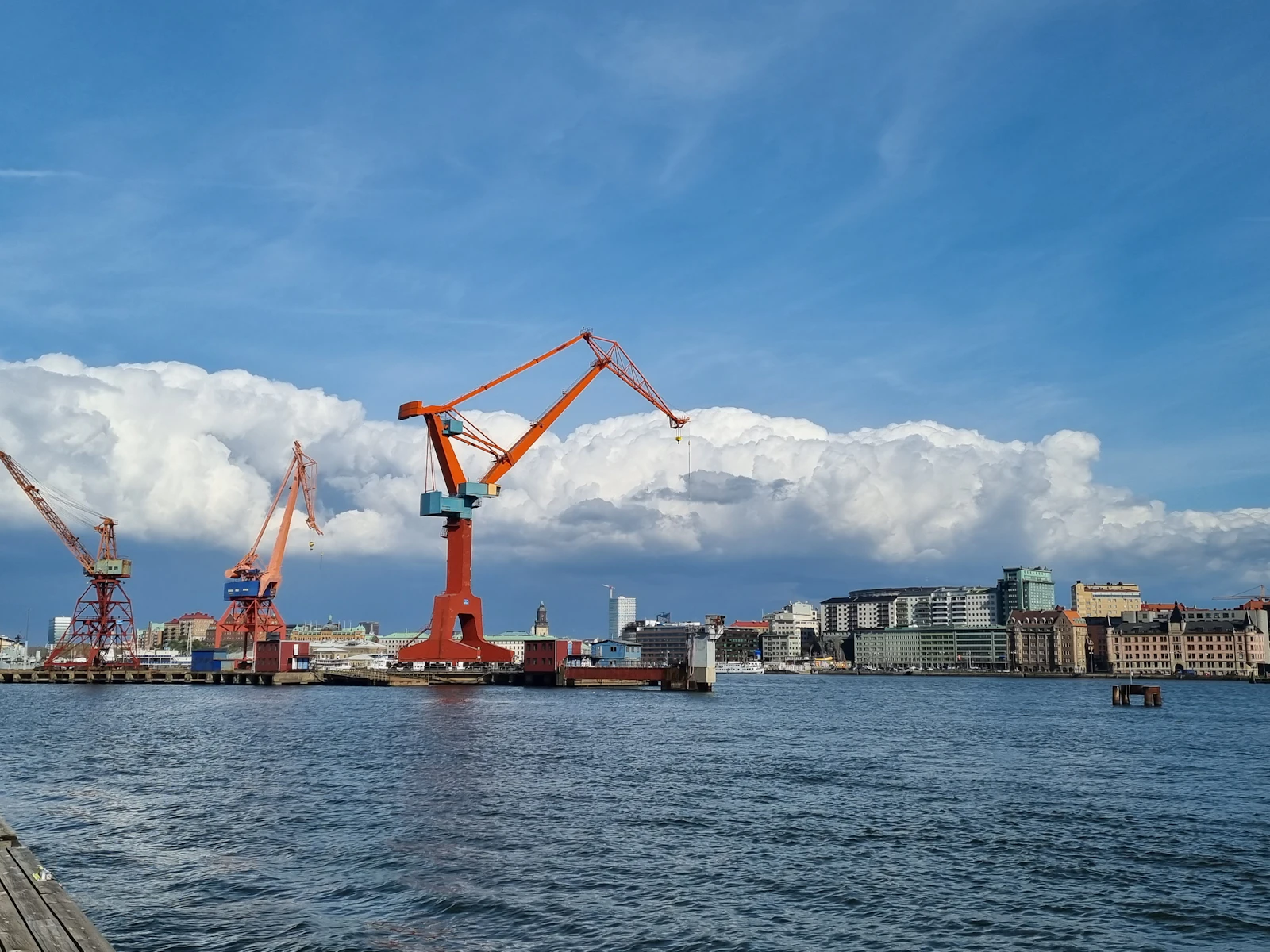 power and float in construction work