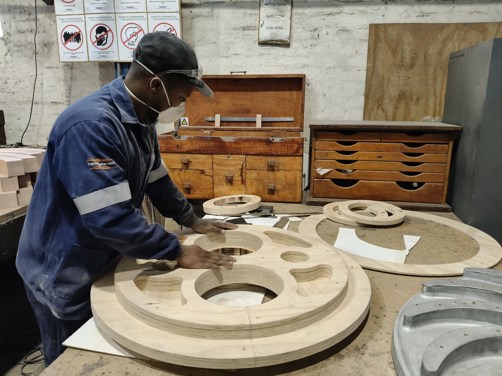 circular and saw in construction work