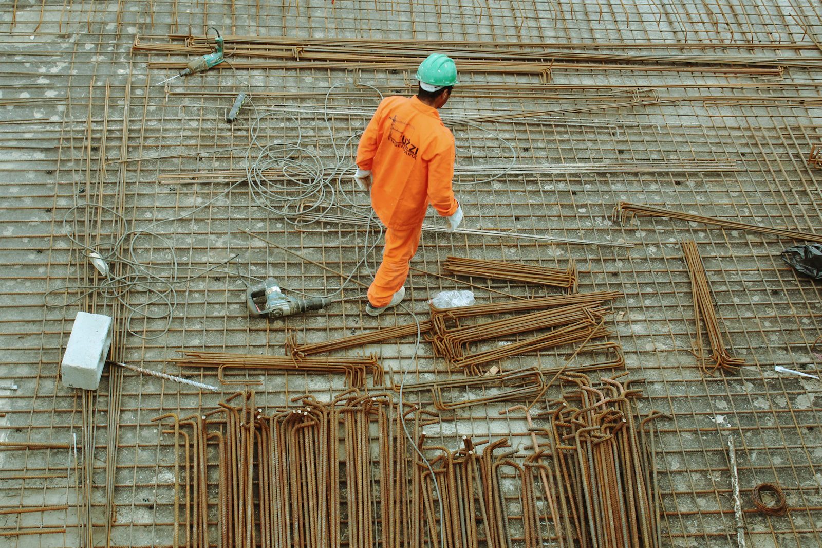 safety and netting in construction work