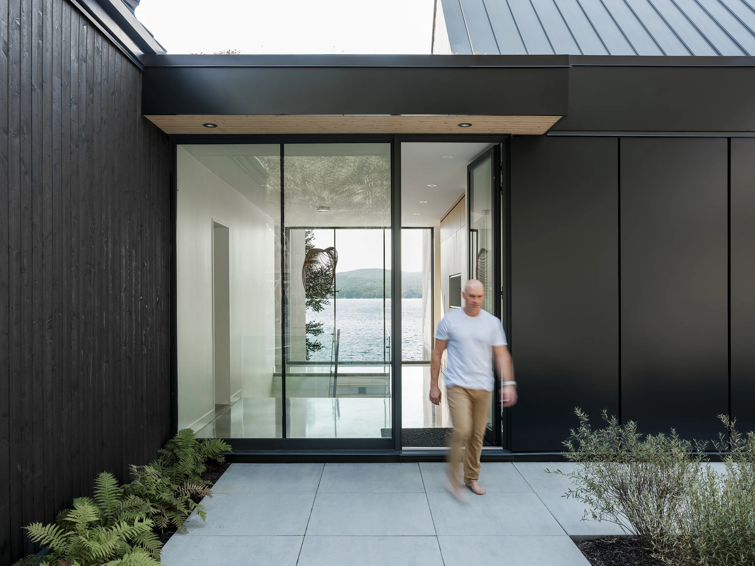 Résidence-architecture-design intérieur-style contemporain-bois-pierre-aluminium