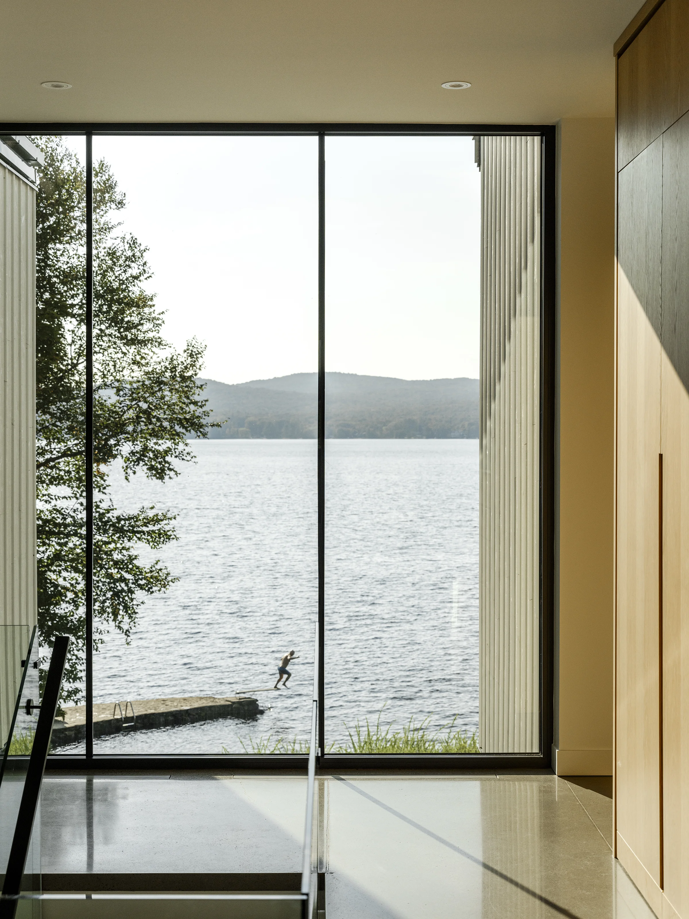 Résidence-architecture-design intérieur-style contemporain-bois-pierre-aluminium