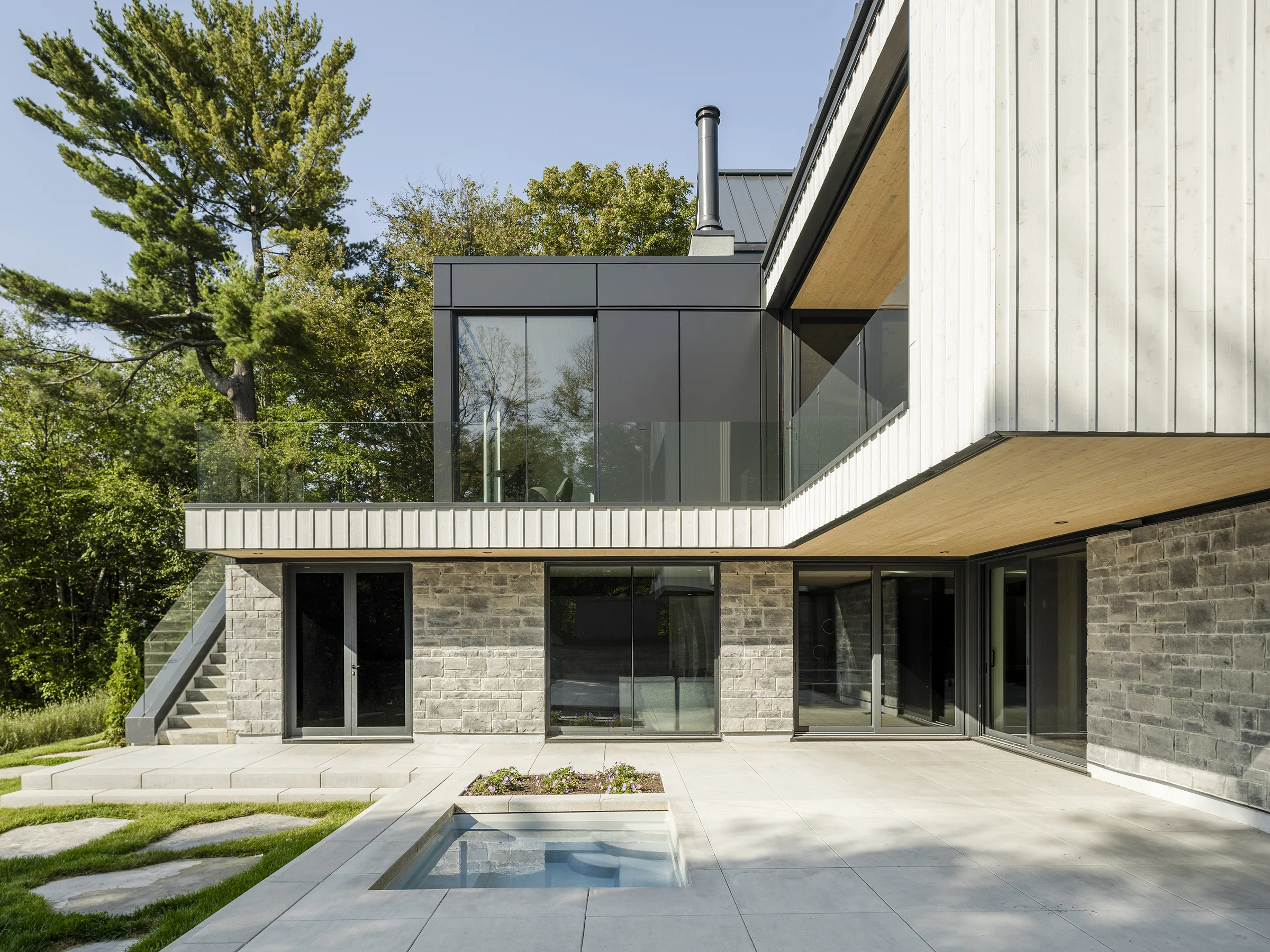 Résidence-architecture-design intérieur-style contemporain-bois-pierre-aluminium