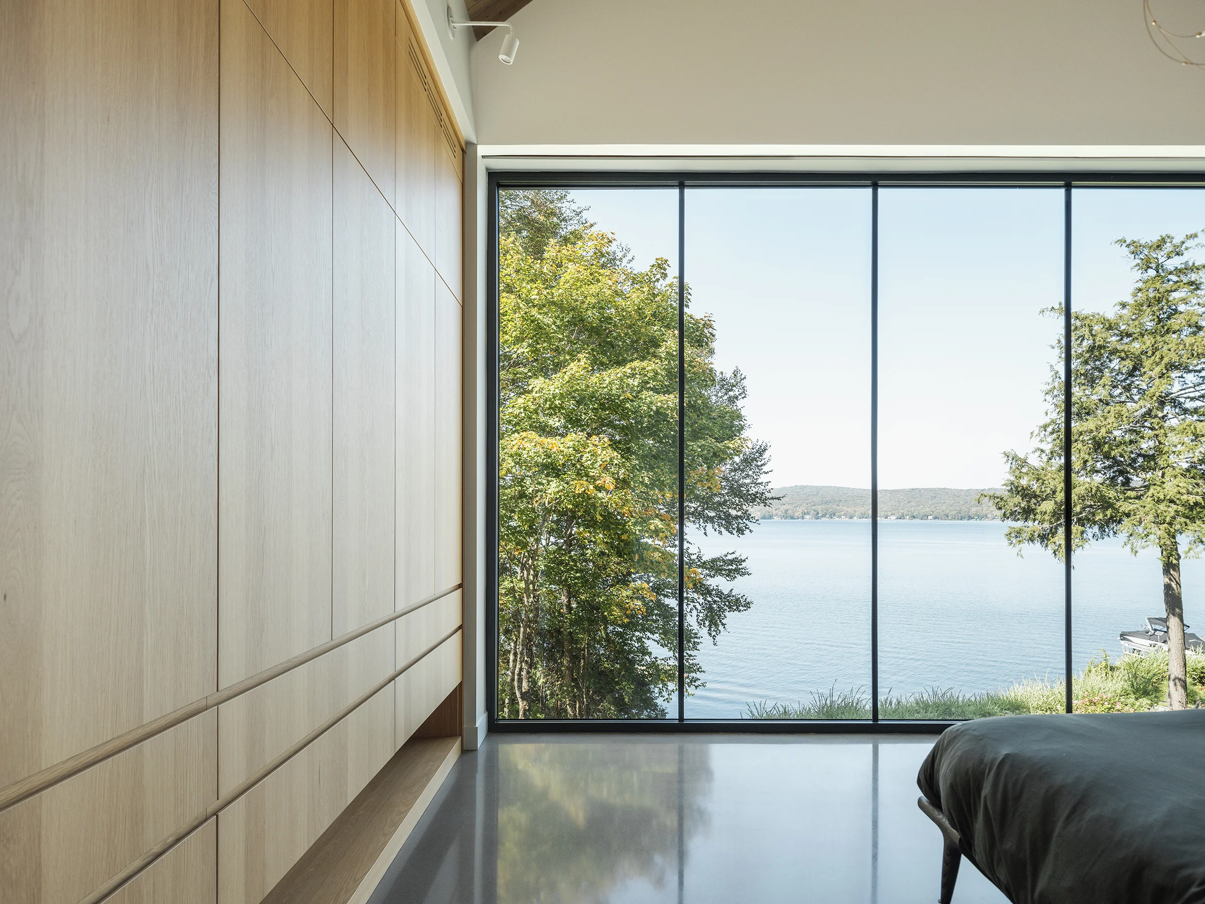 Résidence-architecture-design intérieur-style contemporain-bois-pierre-aluminium