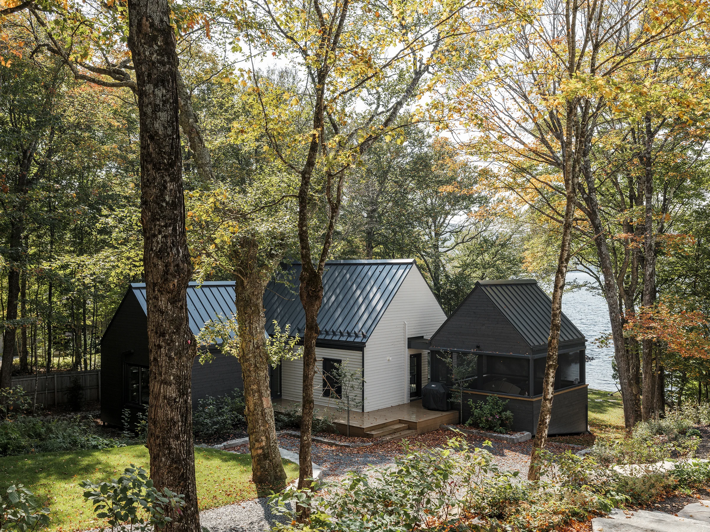 Résidence-architecture-design intérieur-style contemporain-bois-pierre-aluminium