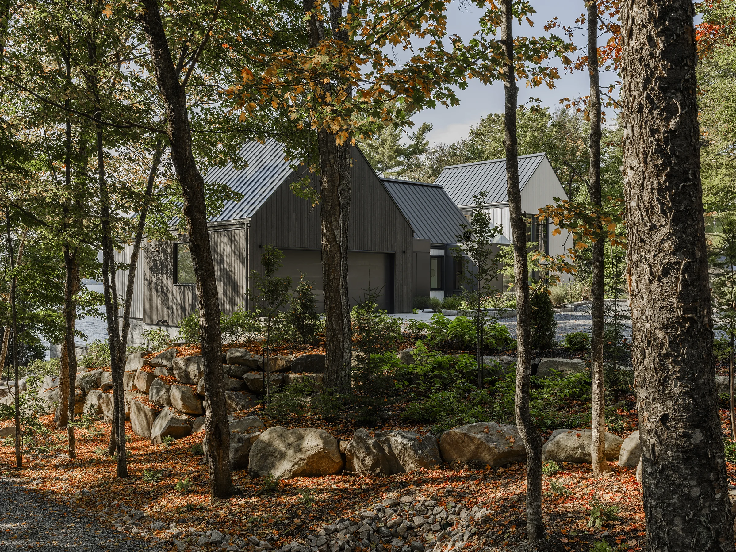 Résidence-architecture-design intérieur-style contemporain-bois-pierre-aluminium