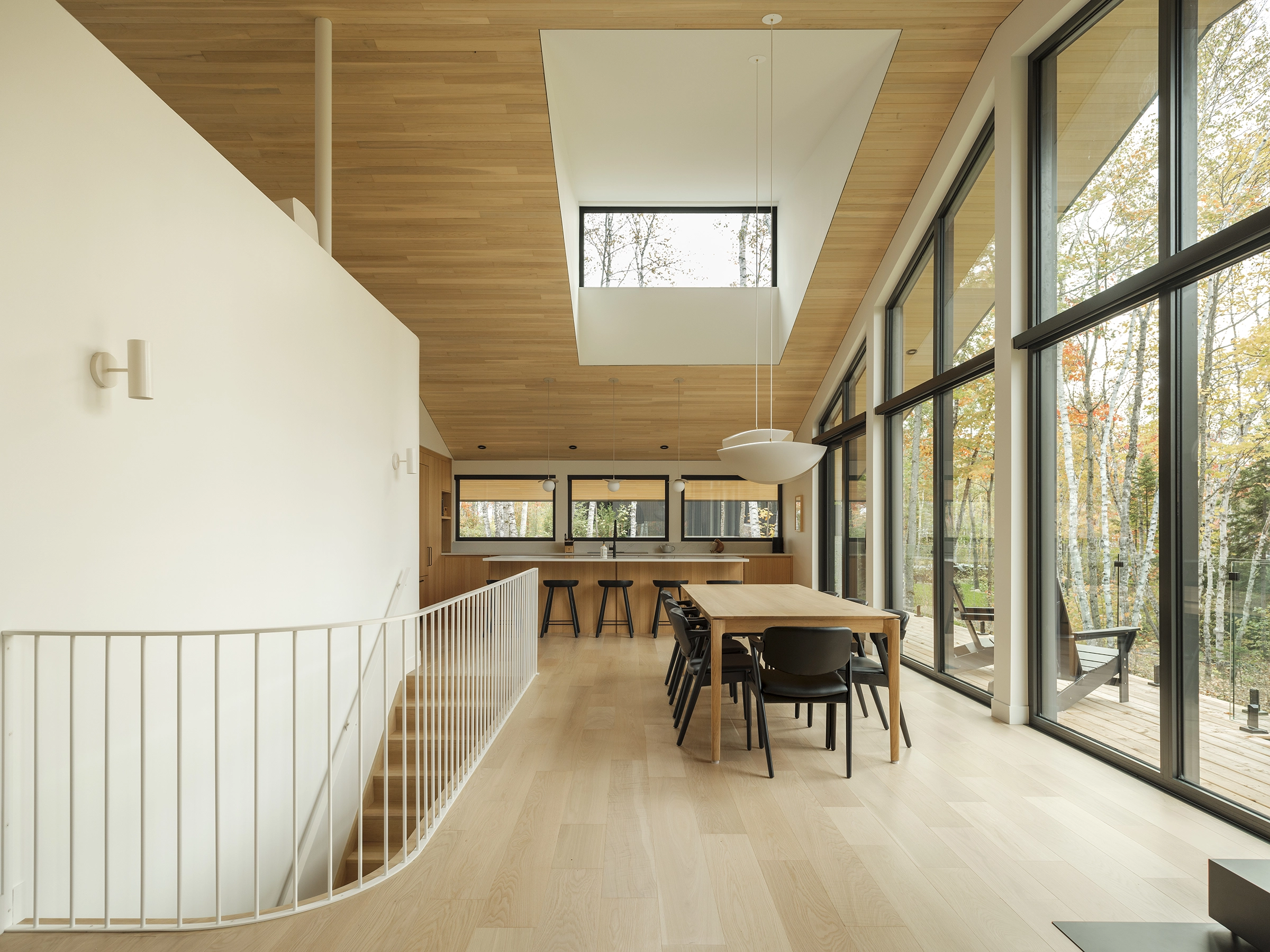 architecture-maison-unifamiliale-mid-century-design-contemporain-bois-résidence