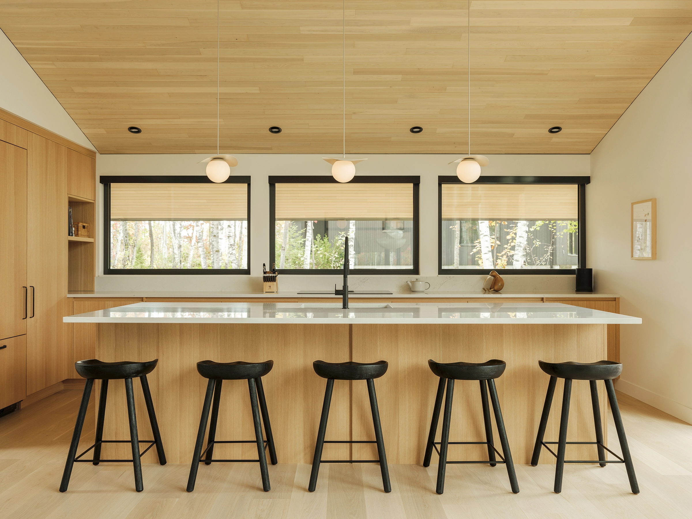 architecture-maison-unifamiliale-mid-century-design-contemporain-bois-résidence