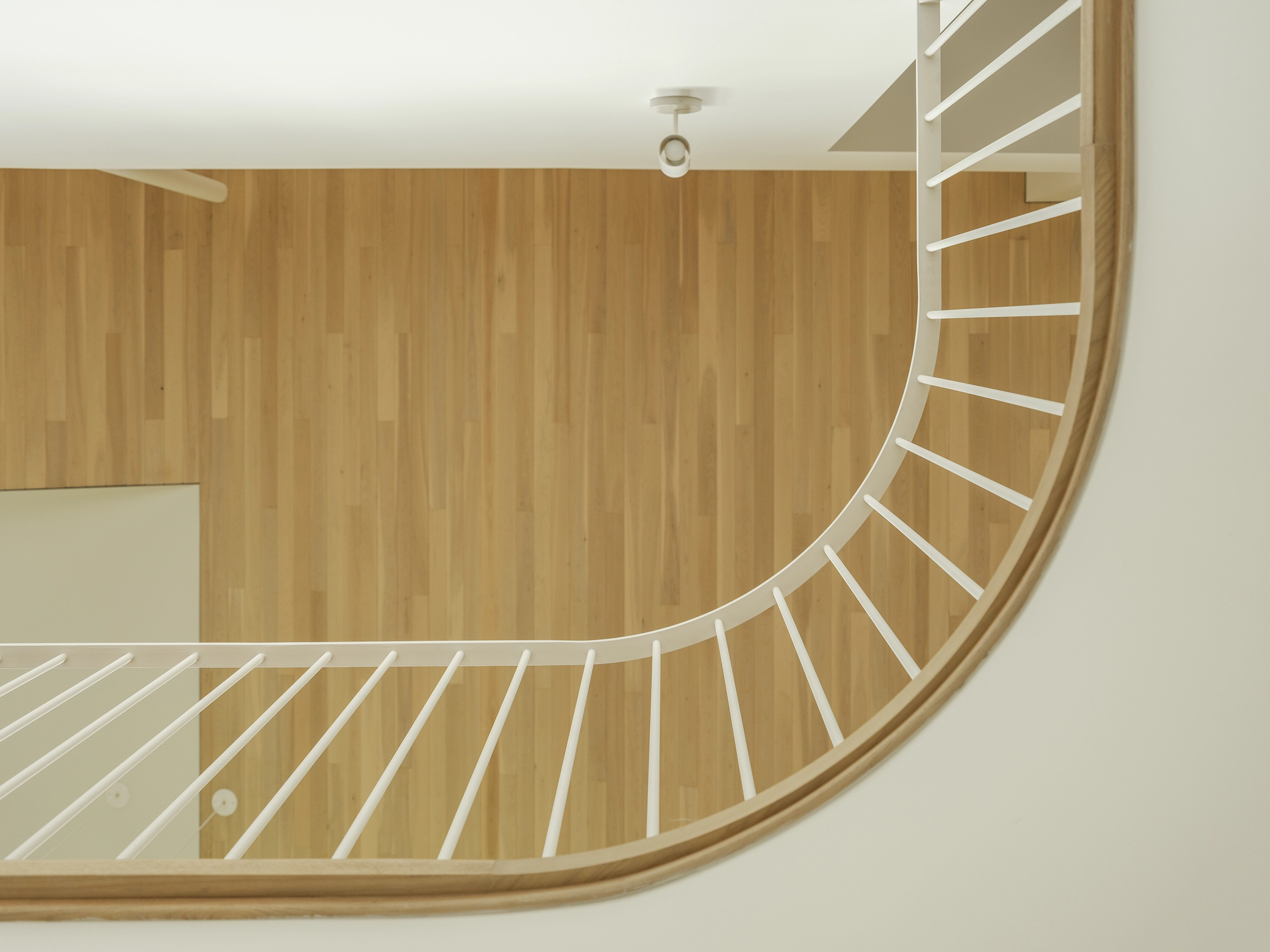 architecture-maison-unifamiliale-mid-century-design-contemporain-bois-résidence