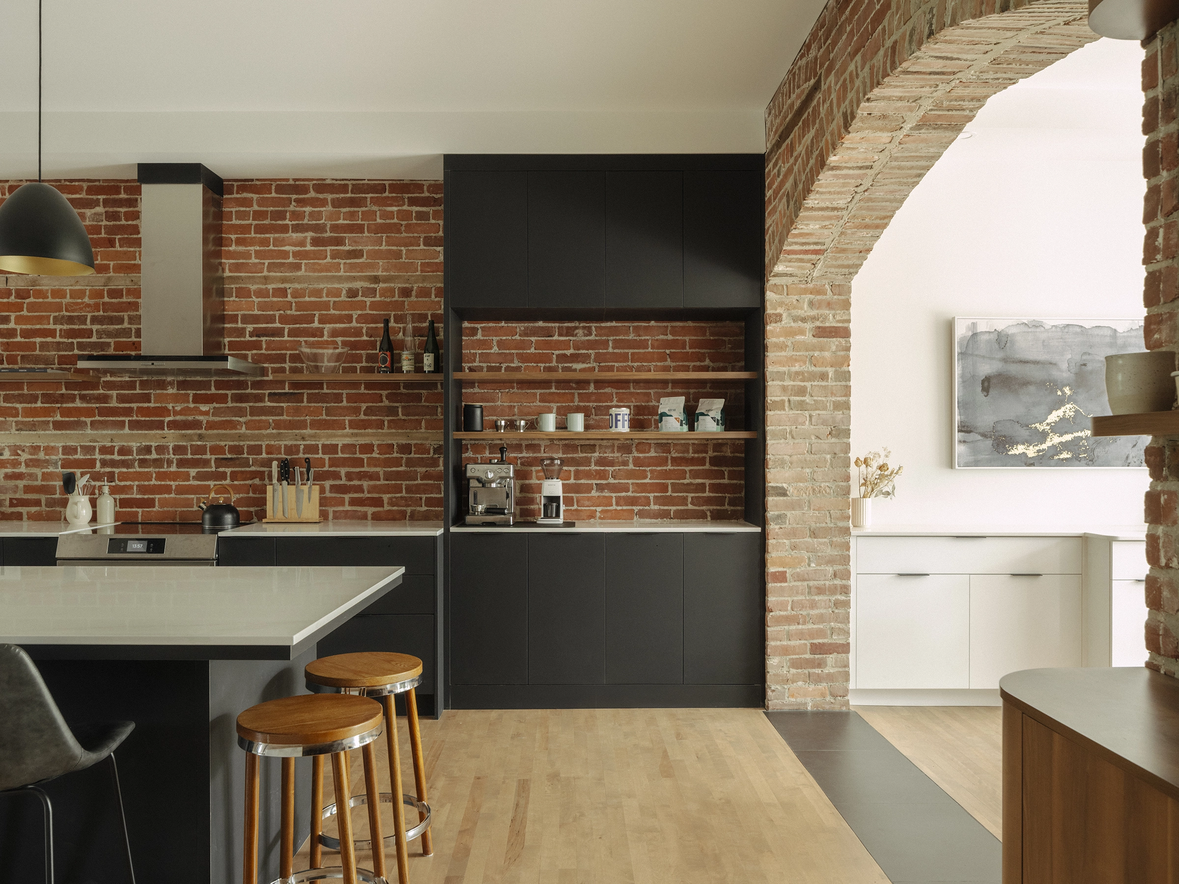 rénovation-patrimoine-résidence-bigénérationnel-brique-bois-desing-intérieur