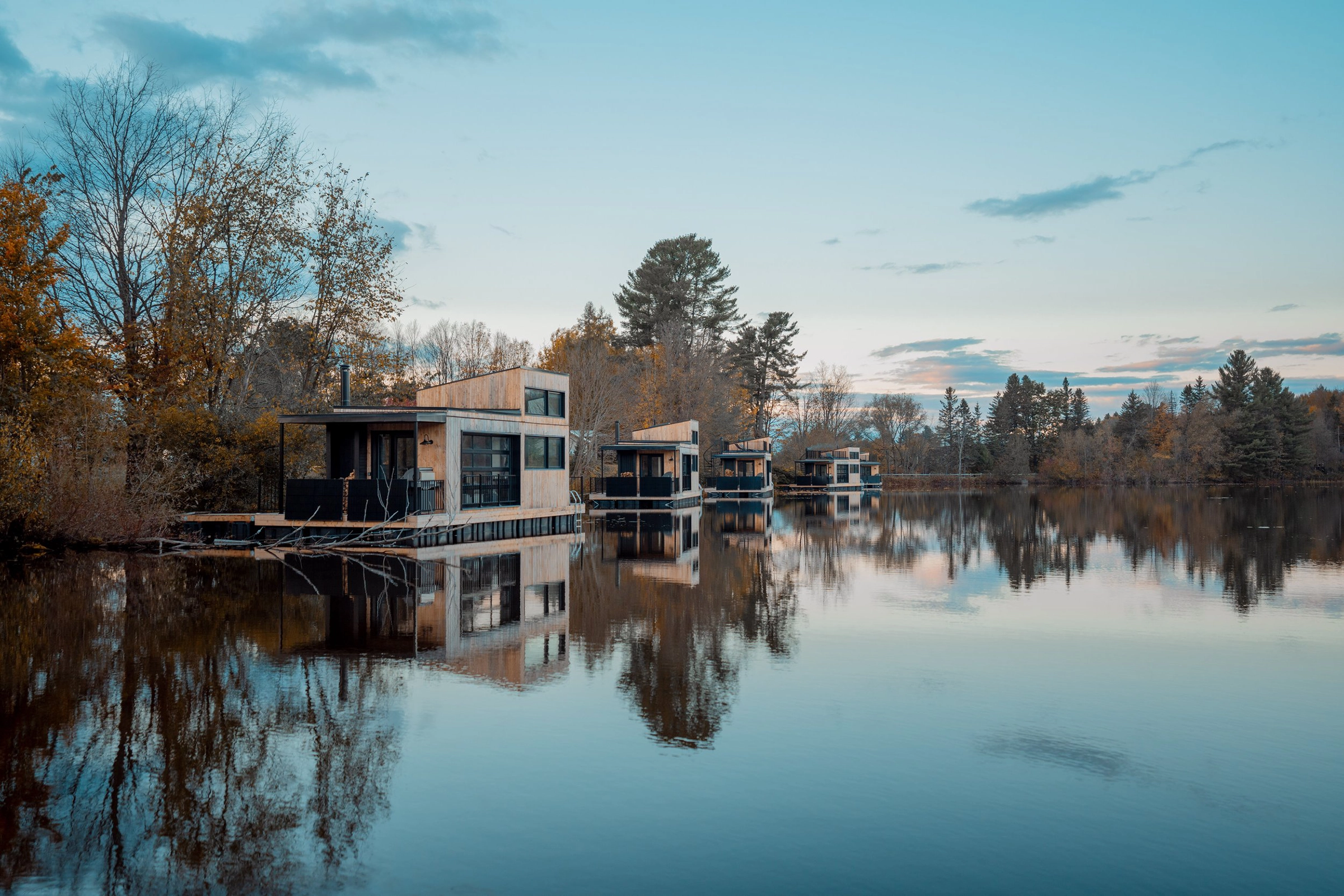 architecture-villégiature-chalet-lac-forêt-paysage-nature