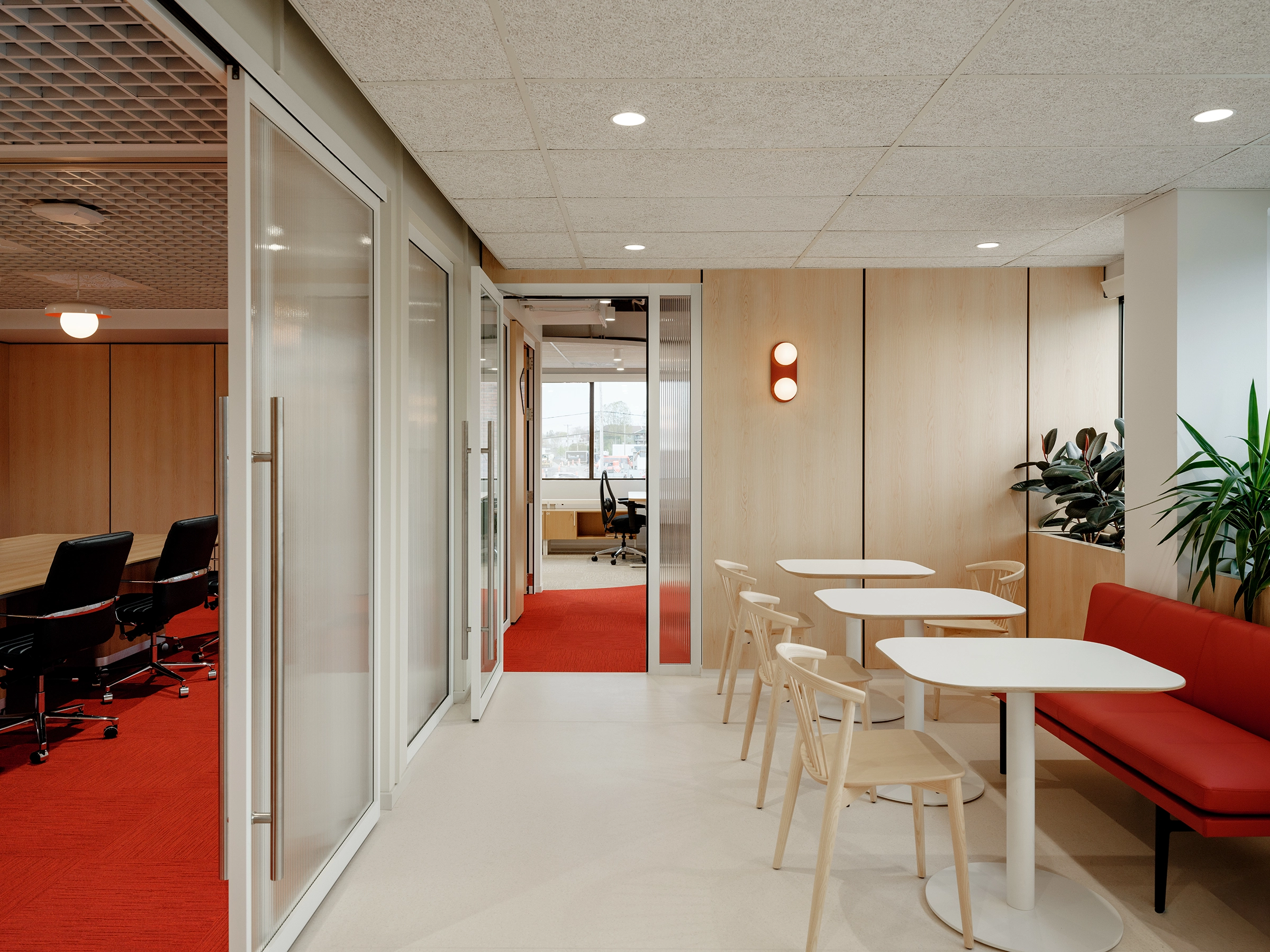 architecture-design-intérieur-bureau-rouge