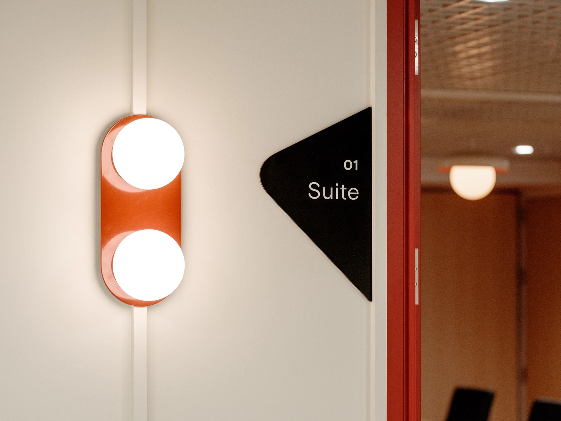 architecture-design-intérieur-bureau-rouge
