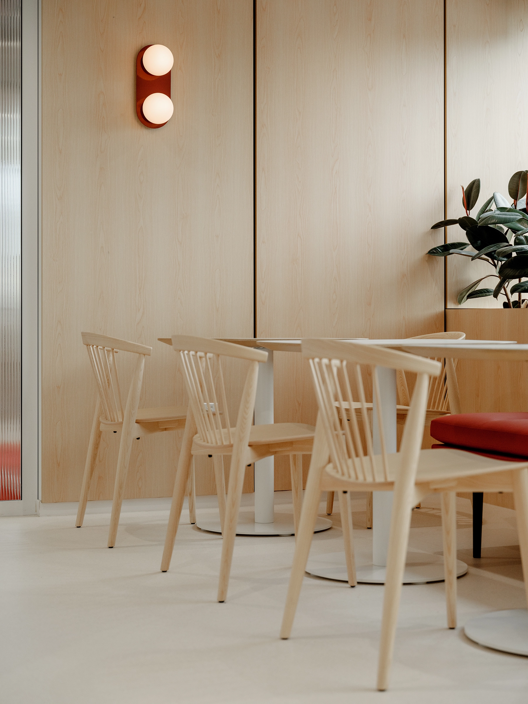 architecture-design-intérieur-bureau-rouge