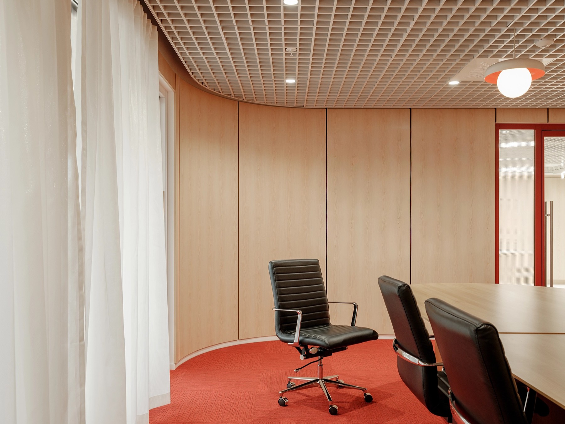 architecture-design-intérieur-bureau-rouge