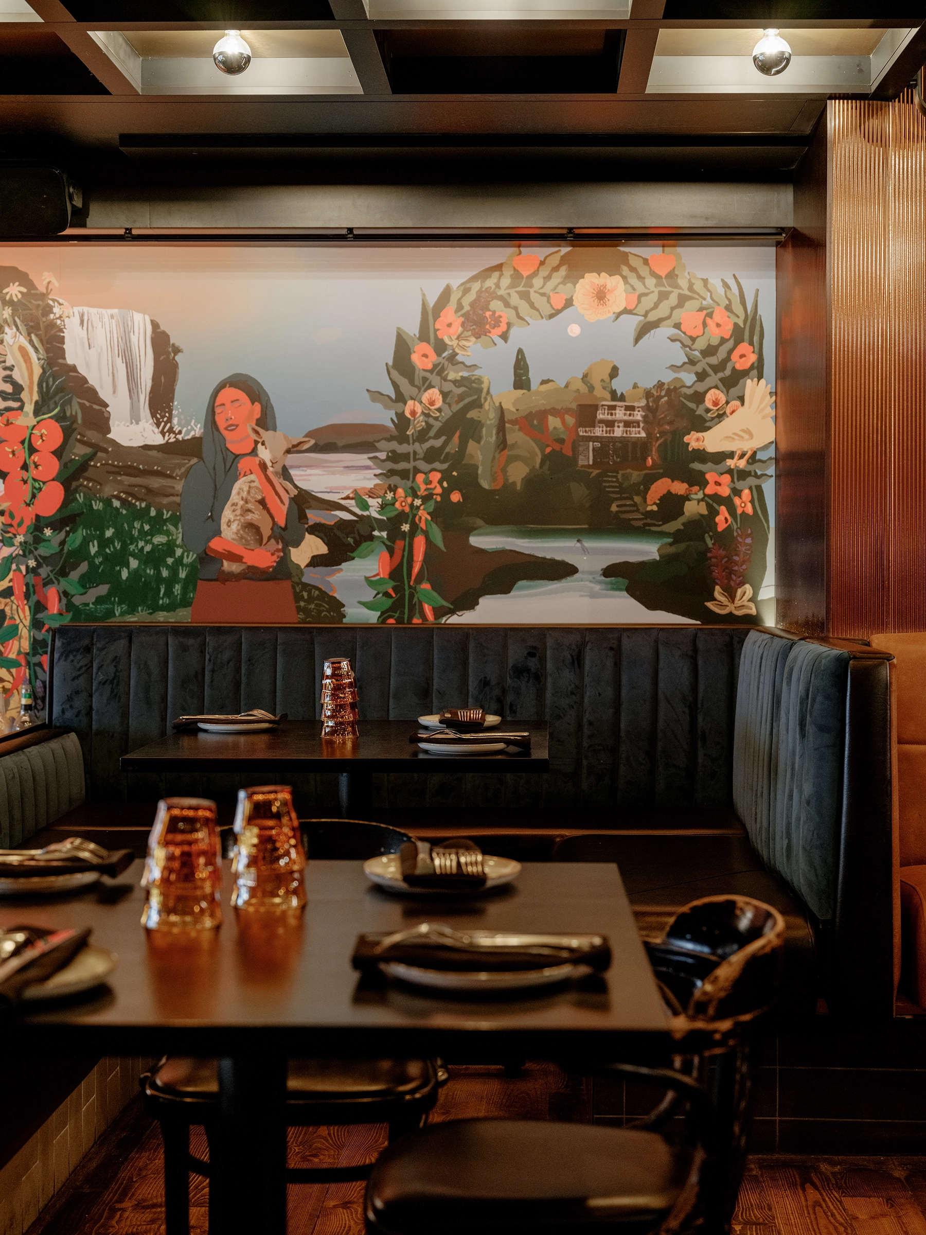 design-intérieur-restaurant-lumière-mirroir