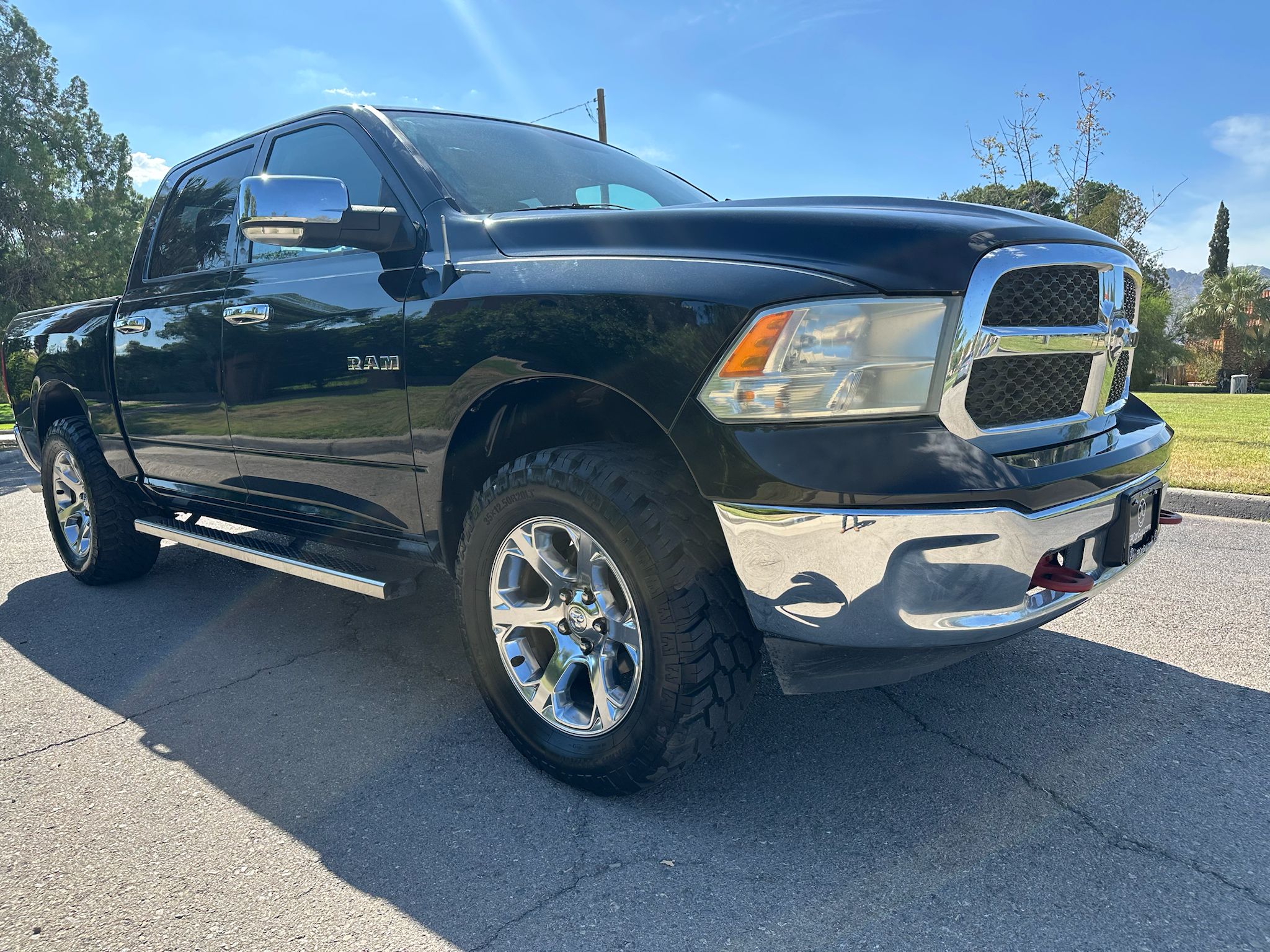 2019 Ram 1500 Classic Crew Cab SLT Pickup 4D 5 1/2 ft