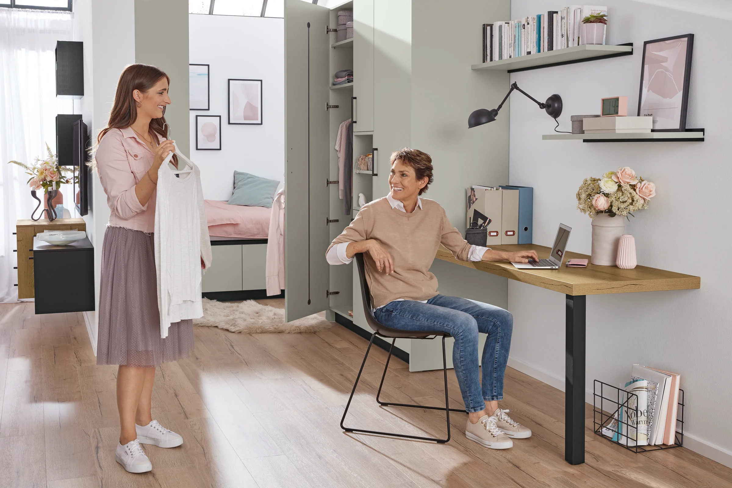 Ballerina Resopal Pro 31001 saliegroen woonoplossing slaapkamer met inbouwkast en thuiswerkplek