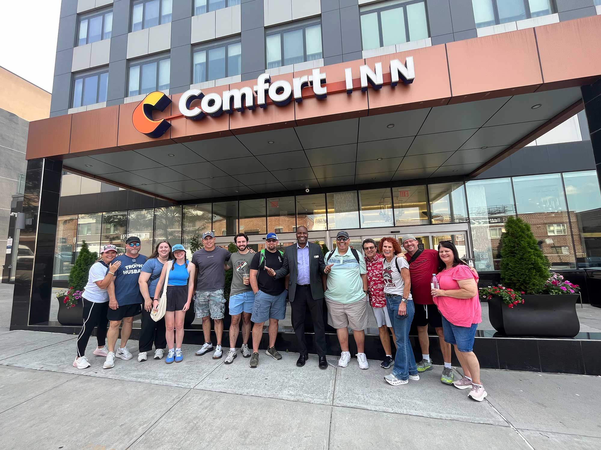 Comfort Inn Prospect Park– Brooklyn General Manager Kemol Dixon, center, joins Hope Community volunteers to spread good will in Prospect Park, continuing to be a good neighbor with acts of kindness.
