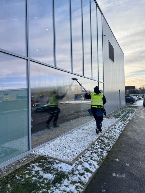Window Cleaning Volvo