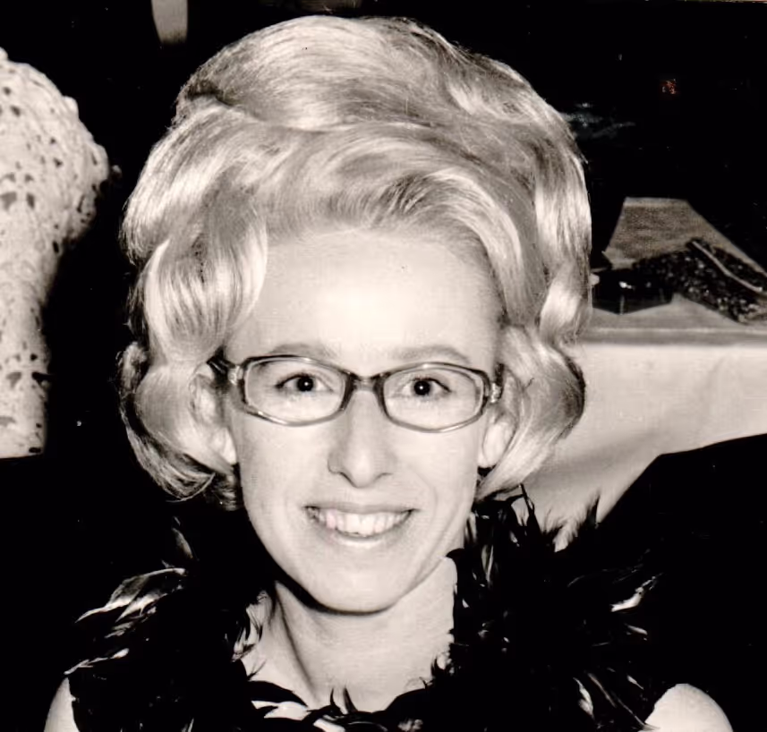 Susan Laurel La Fontaine