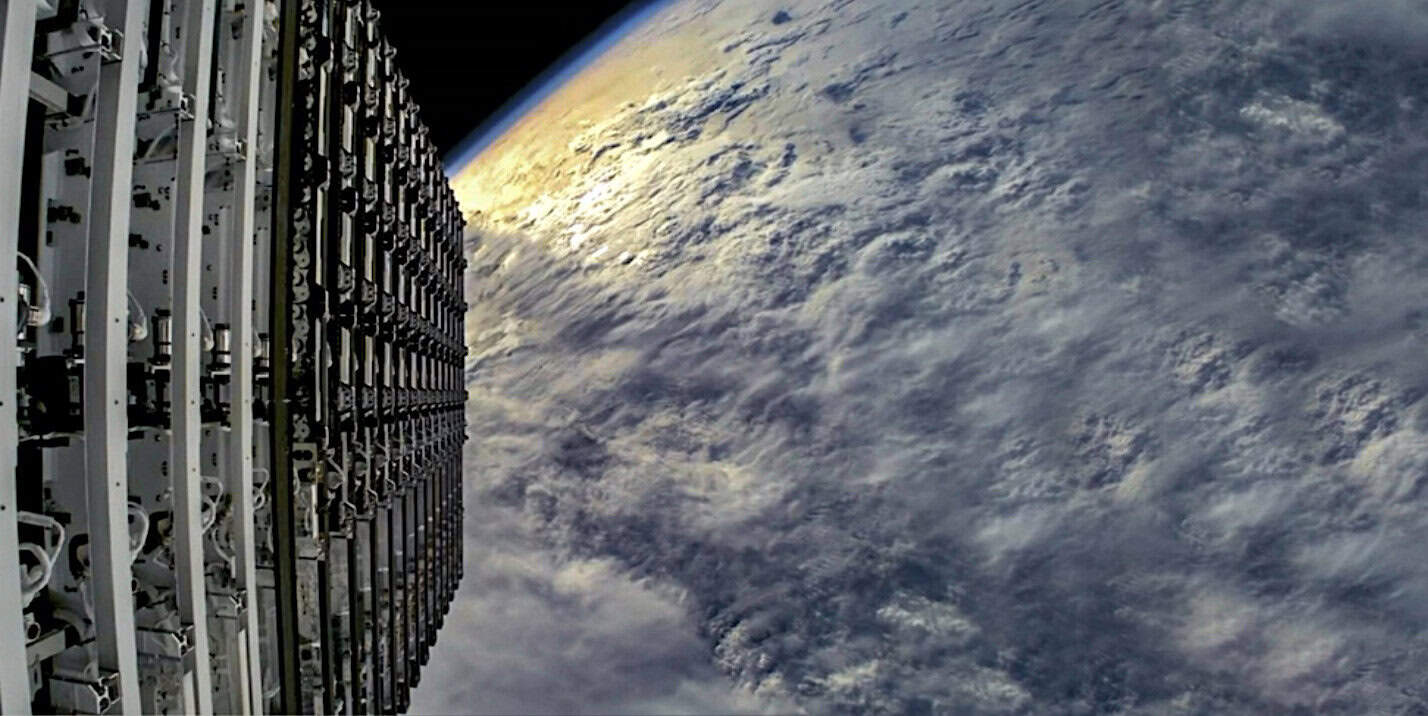 EchoStar to sell spectrum to SpaceX for $17B including SpaceX stock at $212/share, cancels $1.3B MDA Space contract