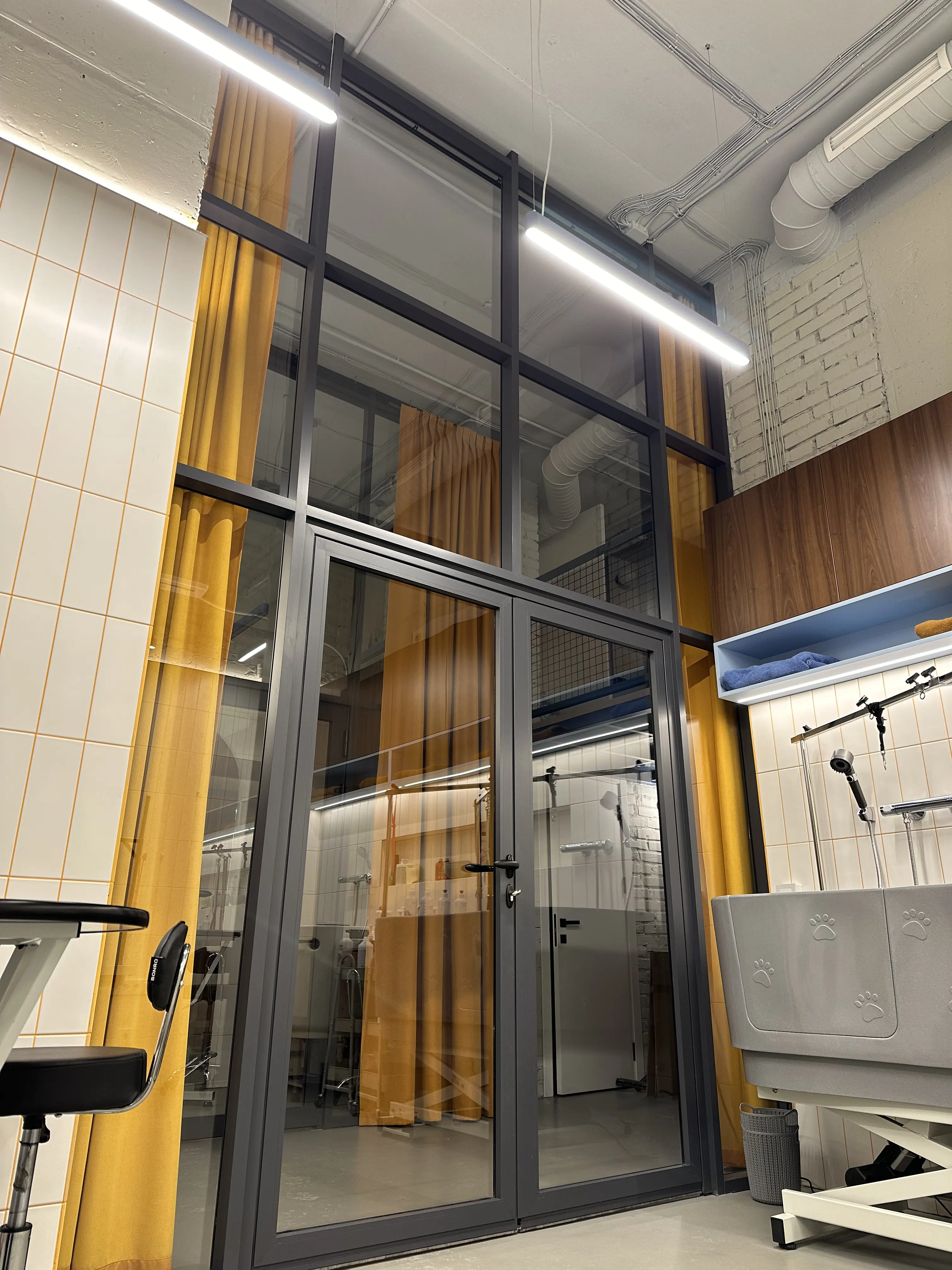 Грумінг-салон скляні перегородки Бровари (Київська обл.) - фото 1