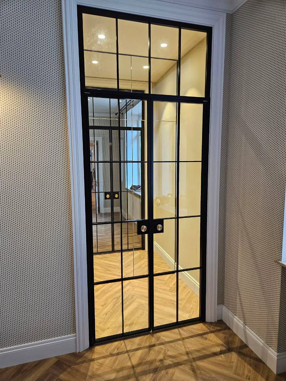 Скляні двері індивідуальне виготовлення - фото 1