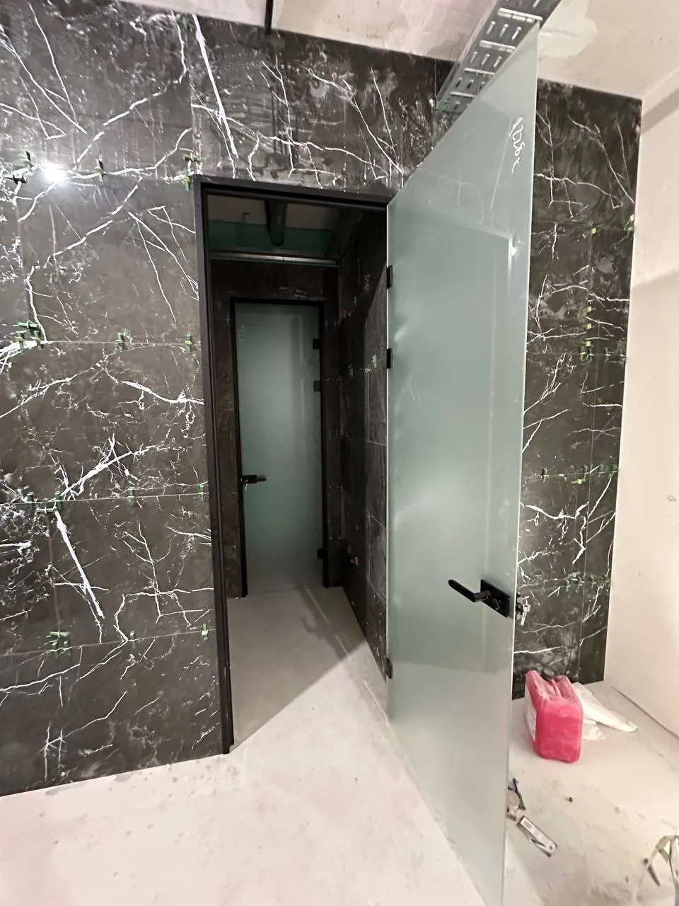 Скляні двері індивідуальне виготовлення - фото 2