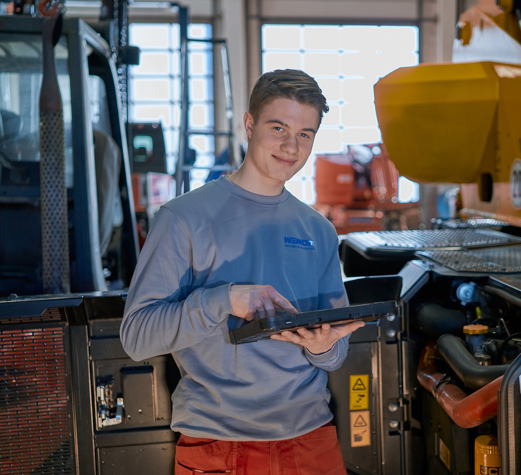 Auszubildende der Werner Gruppe bei der Arbeit