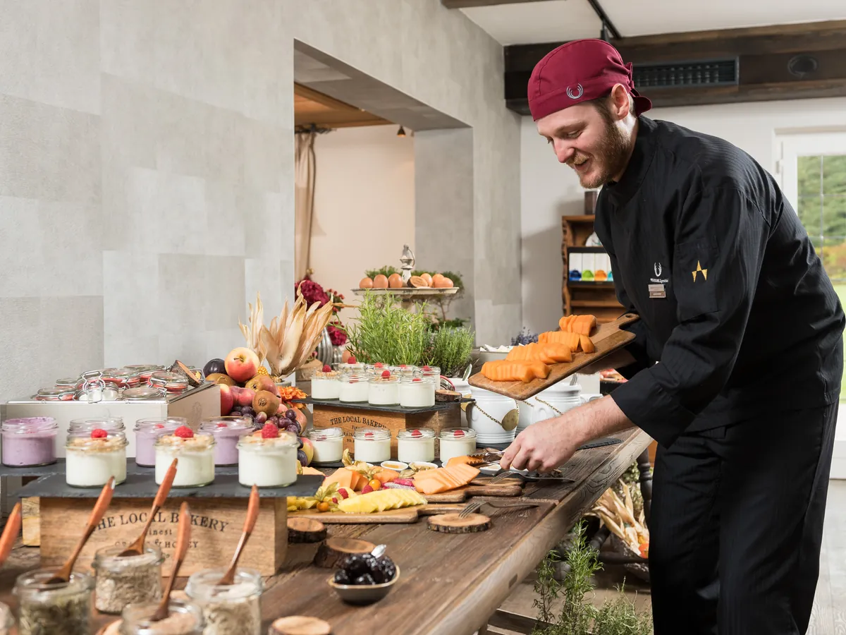 Frühstücksbuffet aus der klinikeigenen Küche