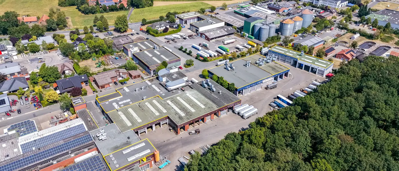 Luftbild des Werksgel&auml;ndes von SCH&Ouml;NE Lackiertechnik in Everswinkel