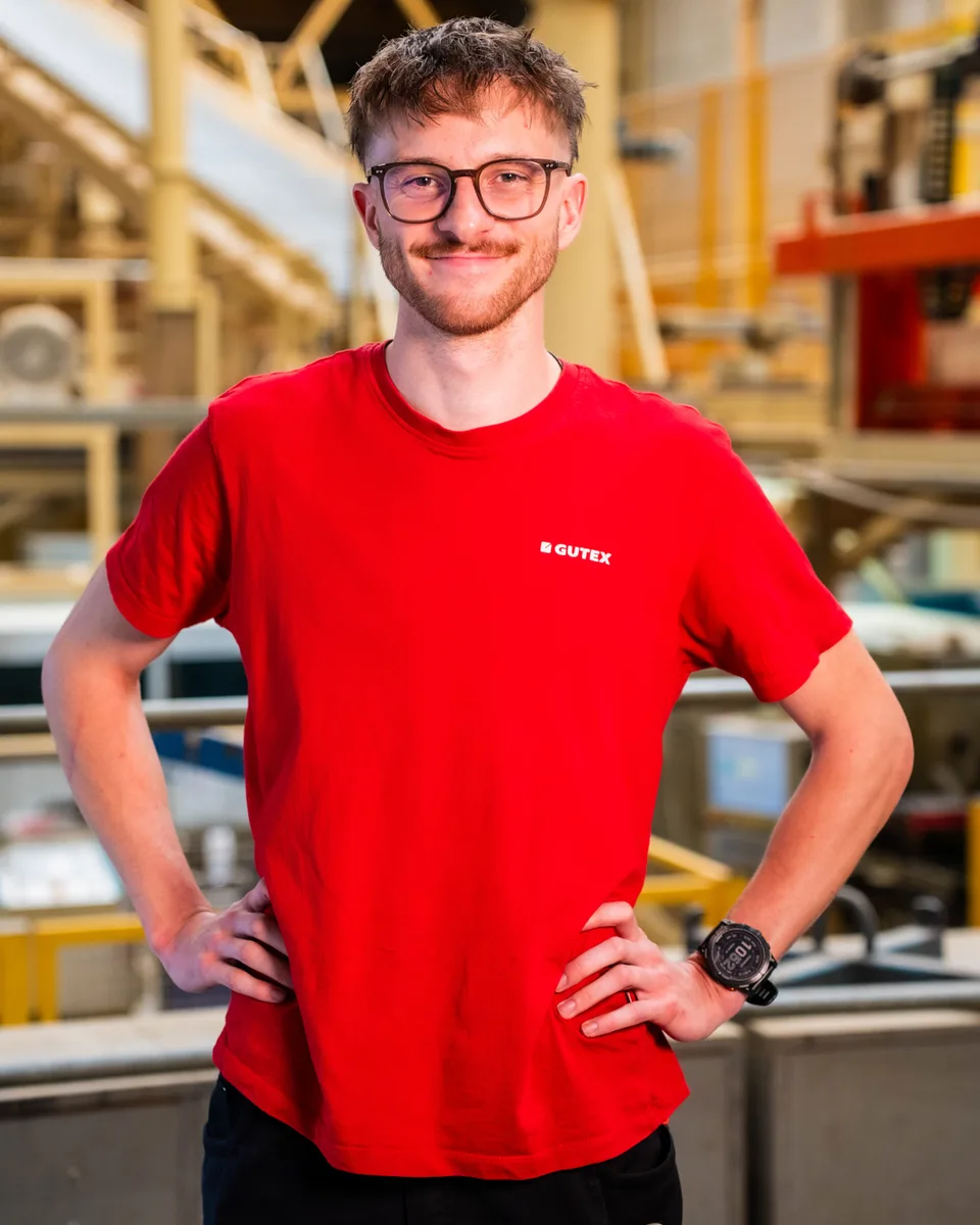 GUTEX Mitarbeiter in der Produktion