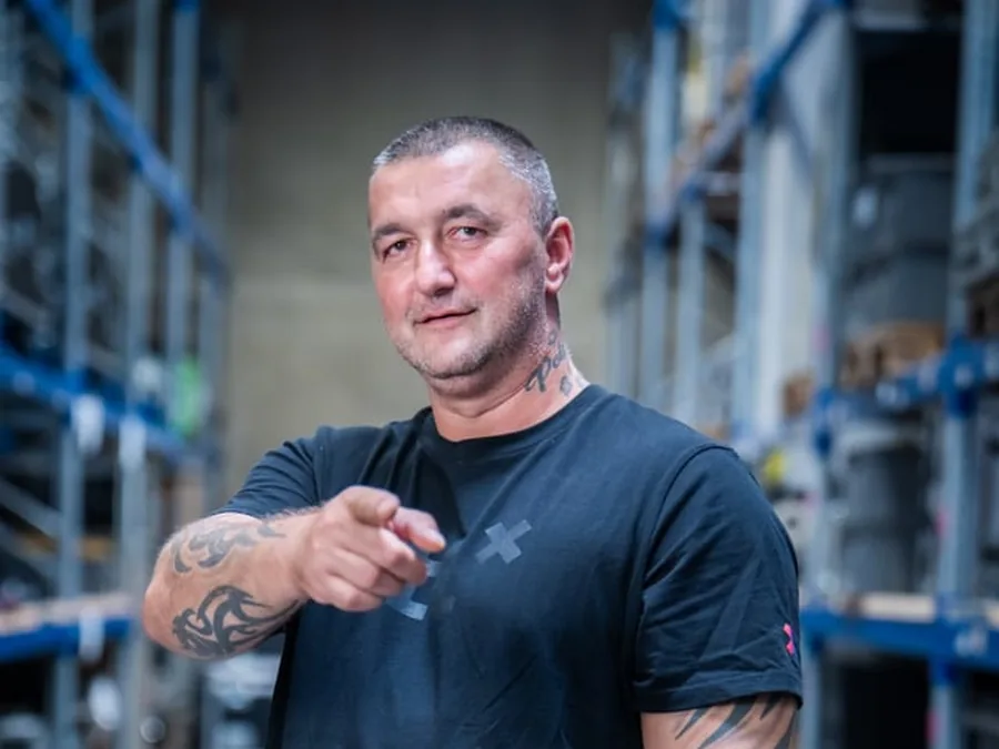 BTL Mitarbeiter im Lager
