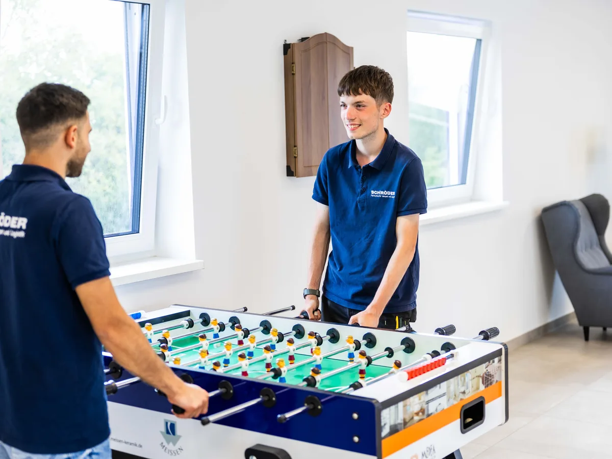 Schr&ouml;der Lounge mit Tischkicker