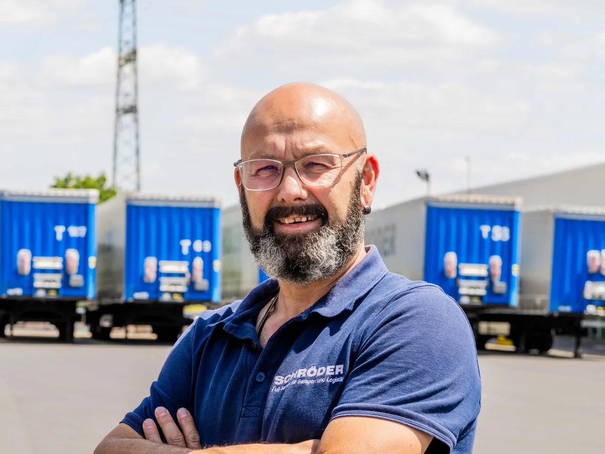 Erfahrener Fahrer bei Gebr&uuml;der Schr&ouml;der