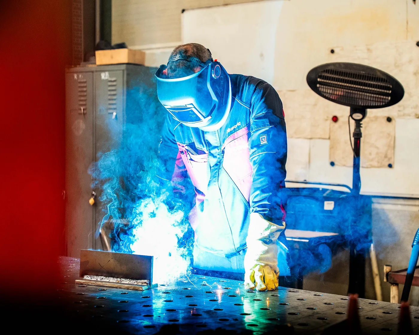 Schwei&szlig;er bei der Arbeit bei DIRKS Group