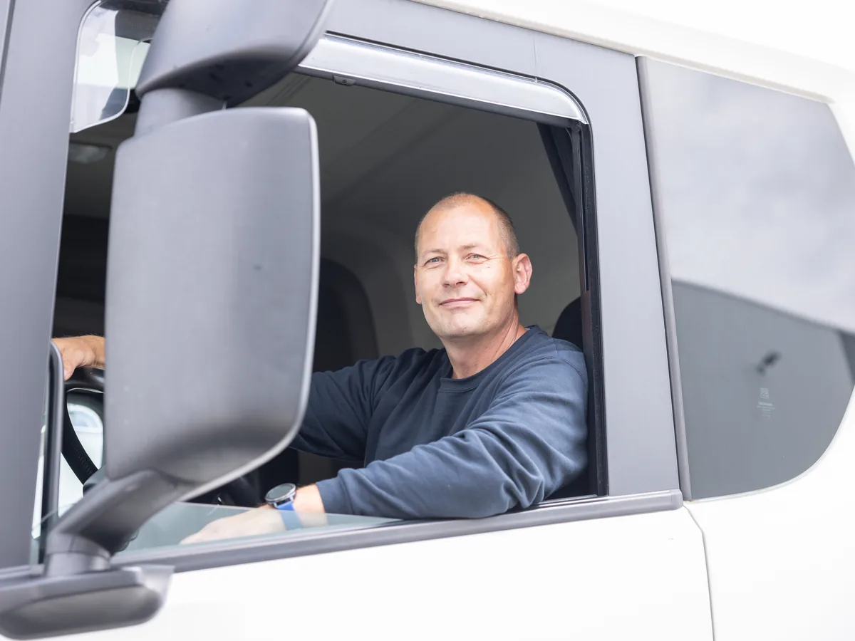 HAVI-Fahrer in der Fahrerkabine