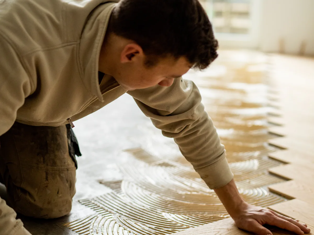 Handwerker von Damian Werner bei der Arbeit