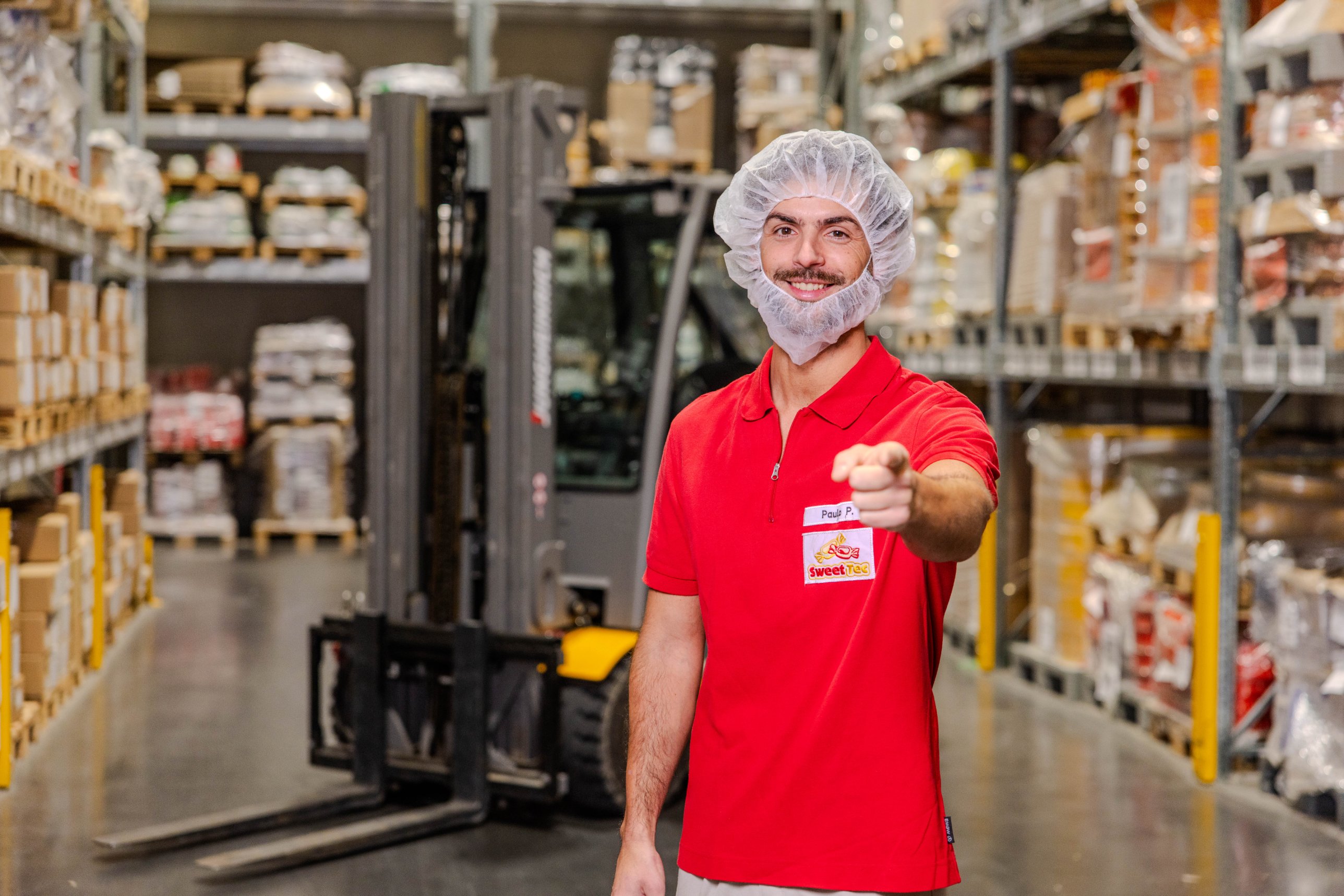 Sweet Tec Mitarbeiter im Lager