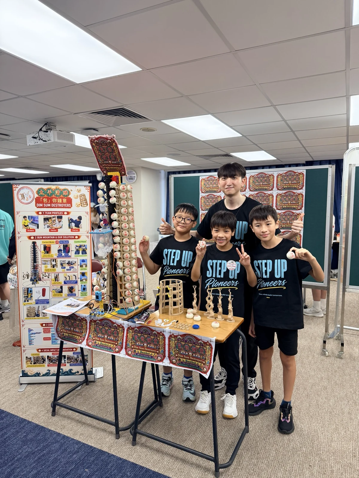 Students with their Bun Mountain robotics project
