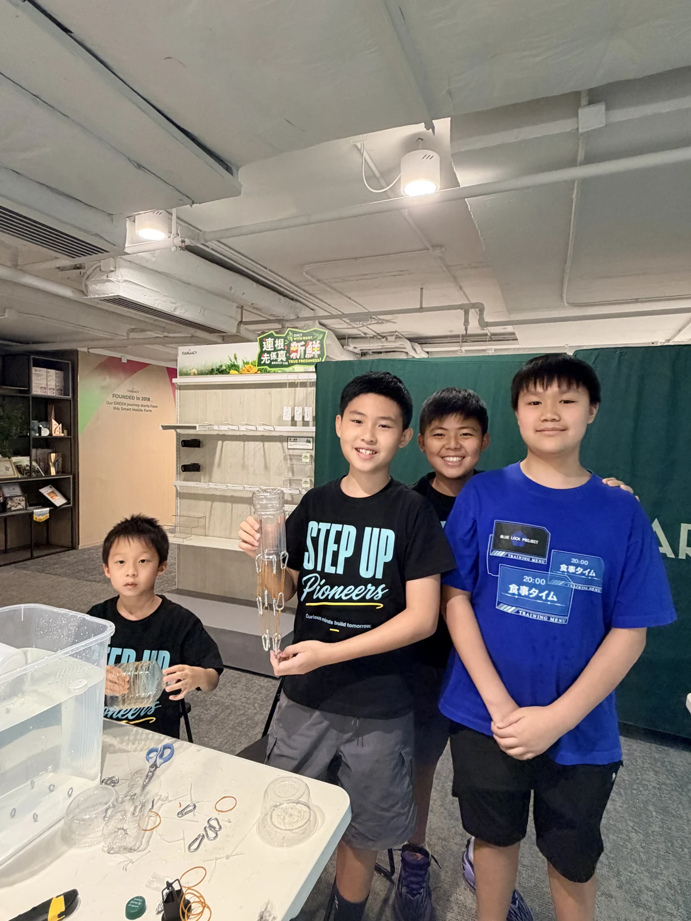SUP students working on hands-on activities at Farmacy Green Hub