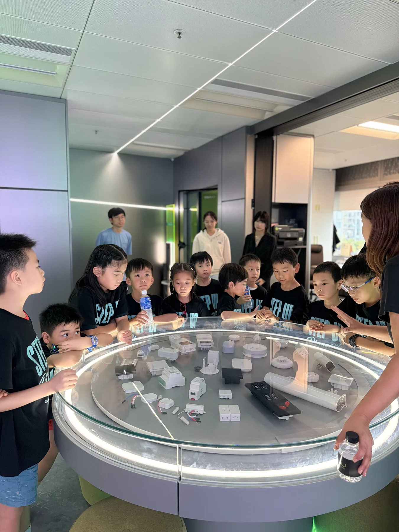 SUP students exploring technology during their KUJU Science Park visit